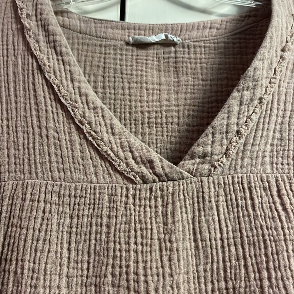 Tops - Picture 5 of 5